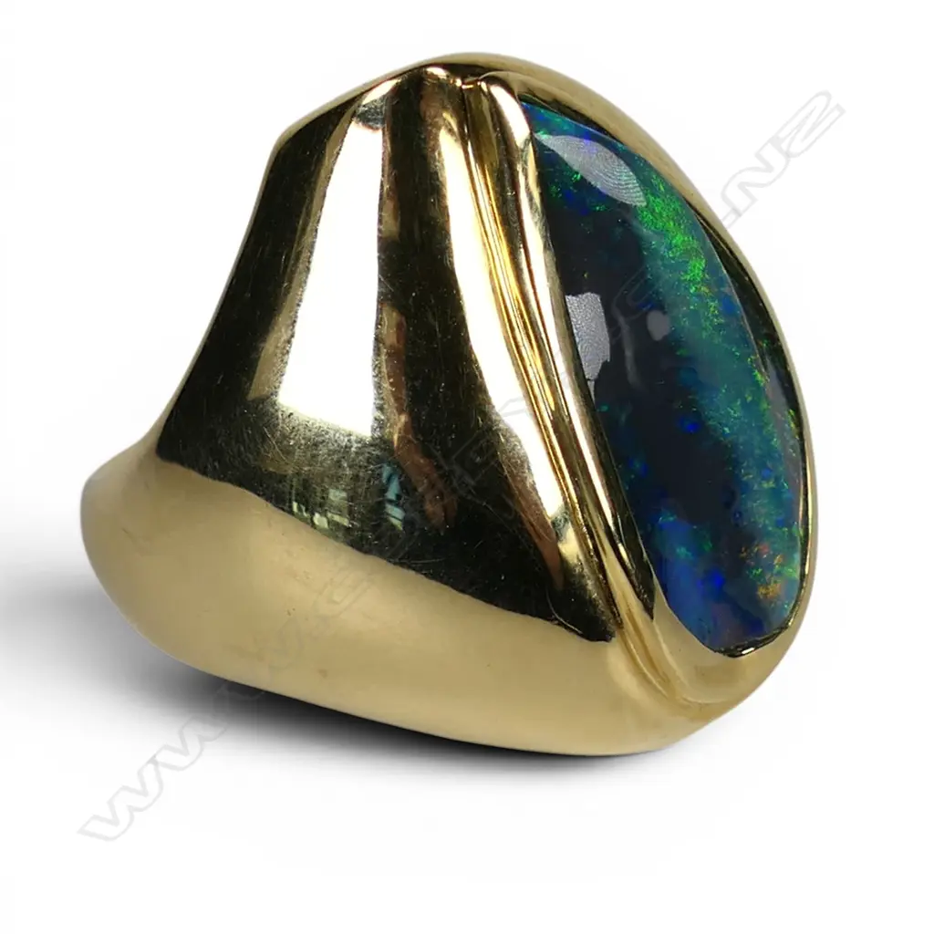 A large 18ct gold designer black opal ring, Image 1++