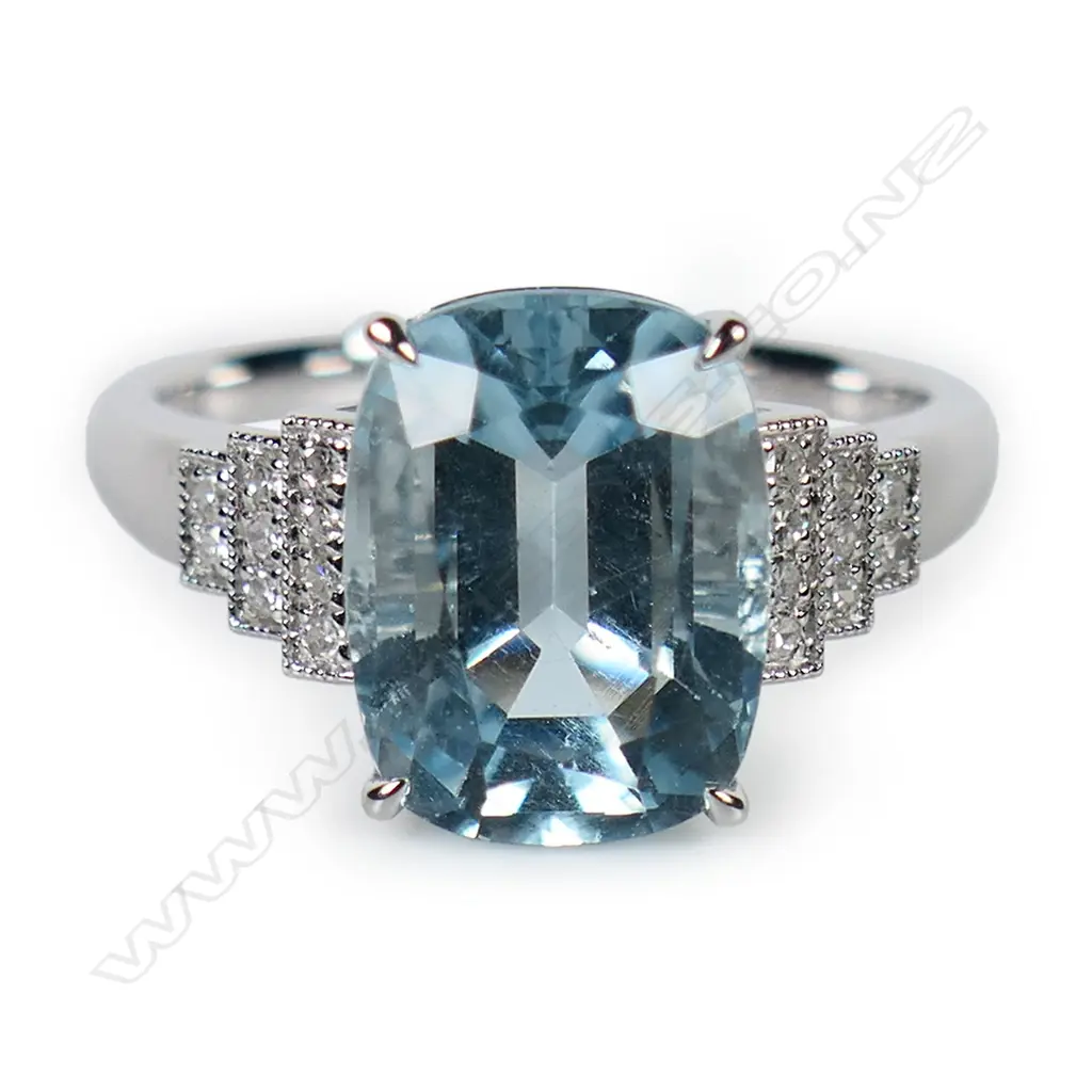 An 18ct white gold aquamarine and diamond Art Deco style ring, Image 1++