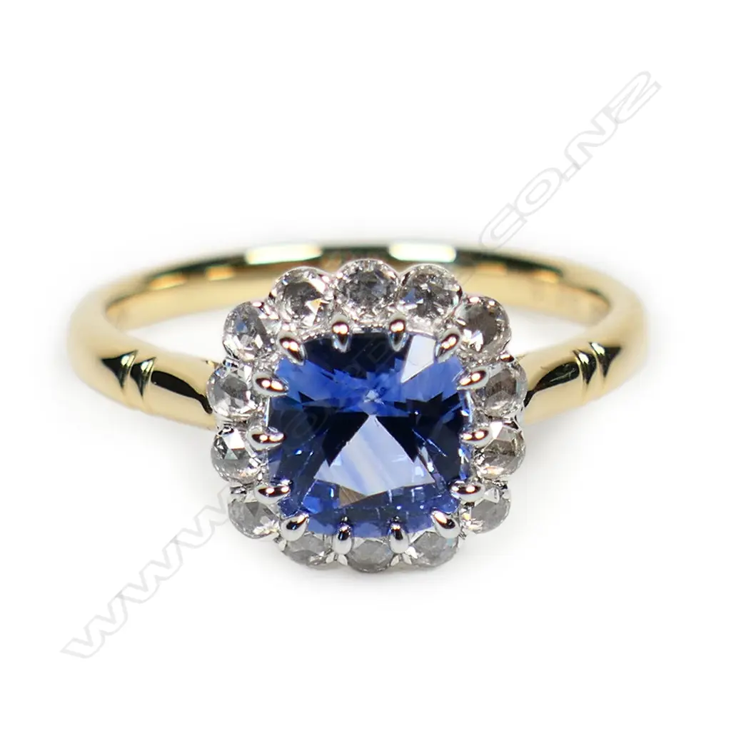 An 18ct gold sapphire and diamond ring, Image 1++