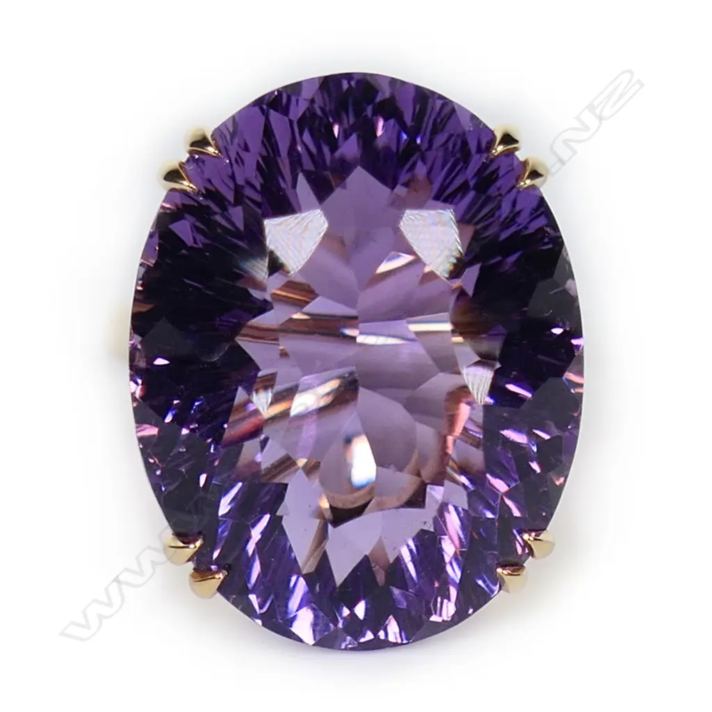 A 9ct gold and amethyst dress ring, Image 1++