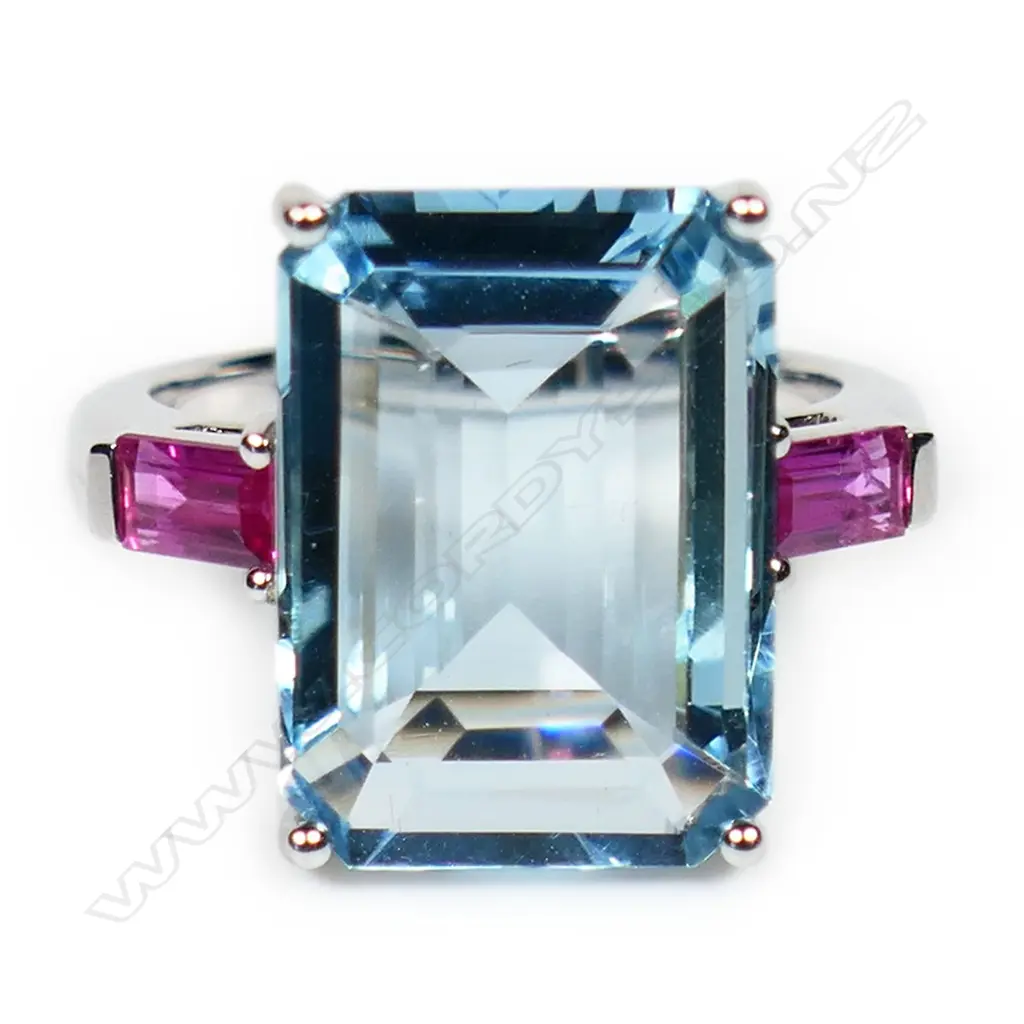 An 18ct white gold aquamarine and ruby ring, Image 1++