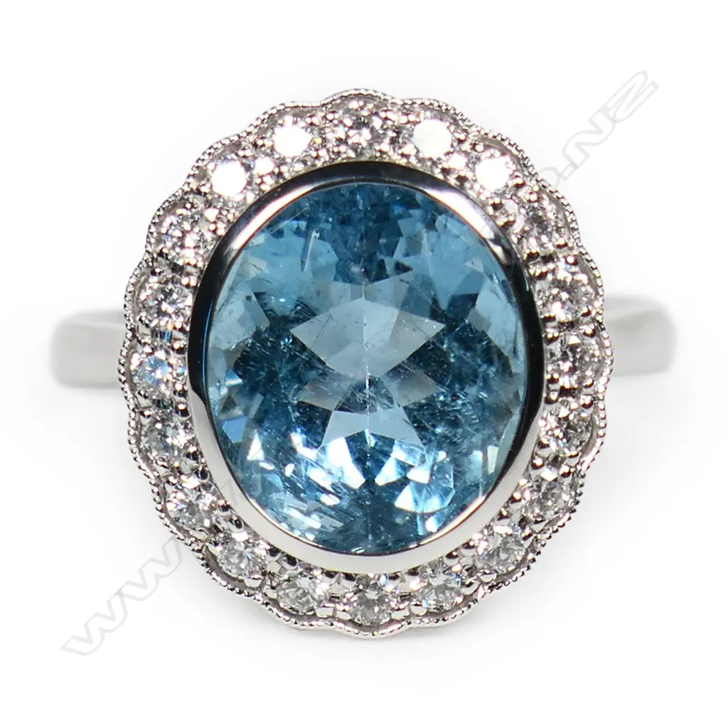 A 14ct gold blue and white sapphire dress ring, Image 1++