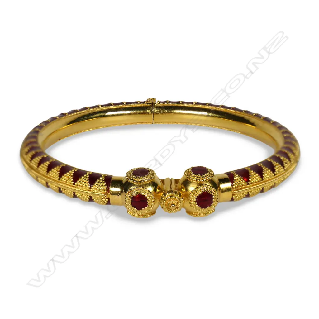 A 21ct gold and enamel hinged bangle, Image 1++