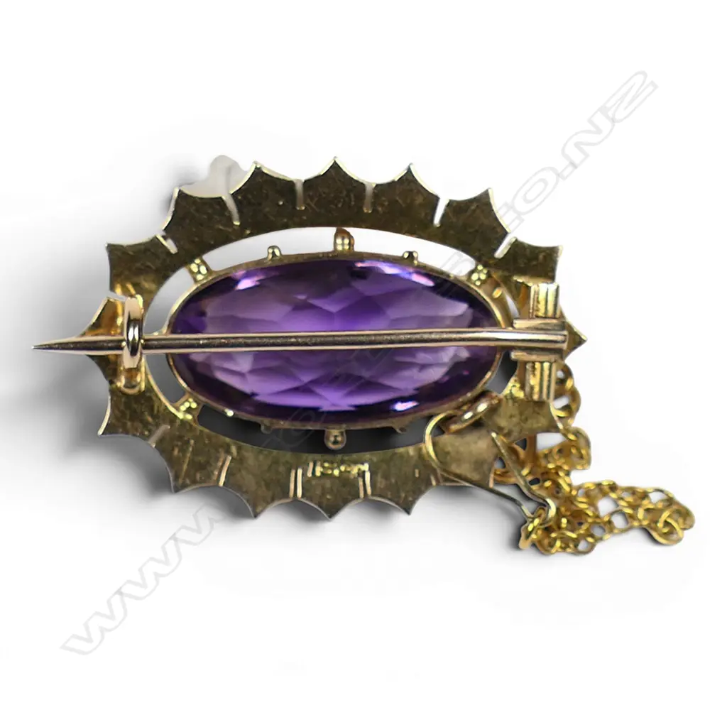 An Edwardian 15ct gold amethyst and pearl brooch, Image 1++