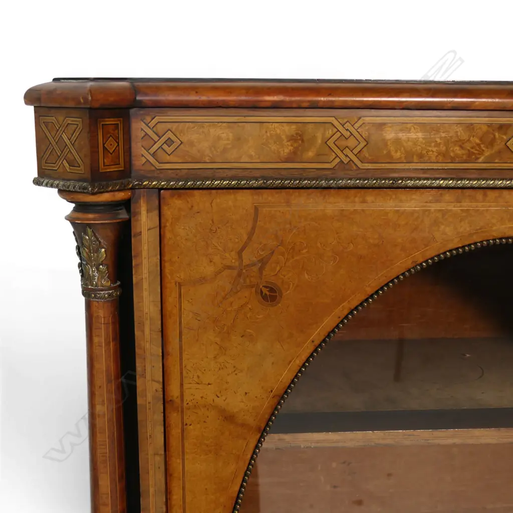 A Victorian walnut pier cabinet, Image 1++
