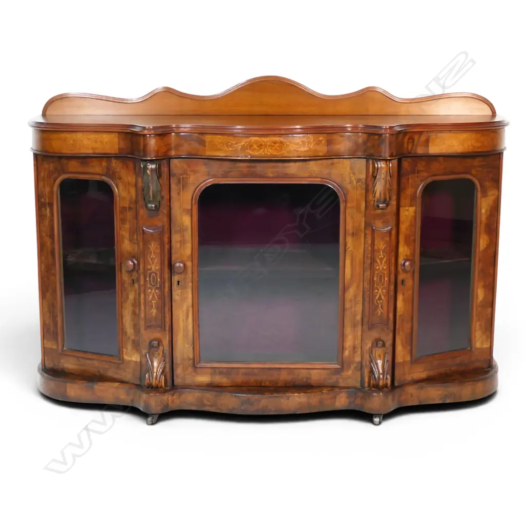 A Victorian walnut credenza, Image 1++