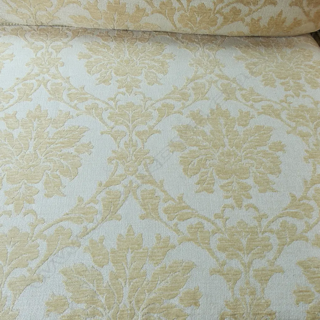 A three seater Knole sofa, Image 1++