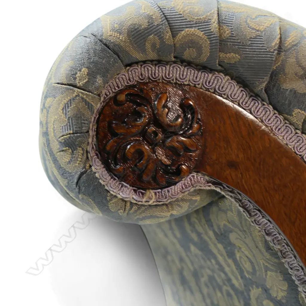 An antique style camel back three seater sofa, Image 1++