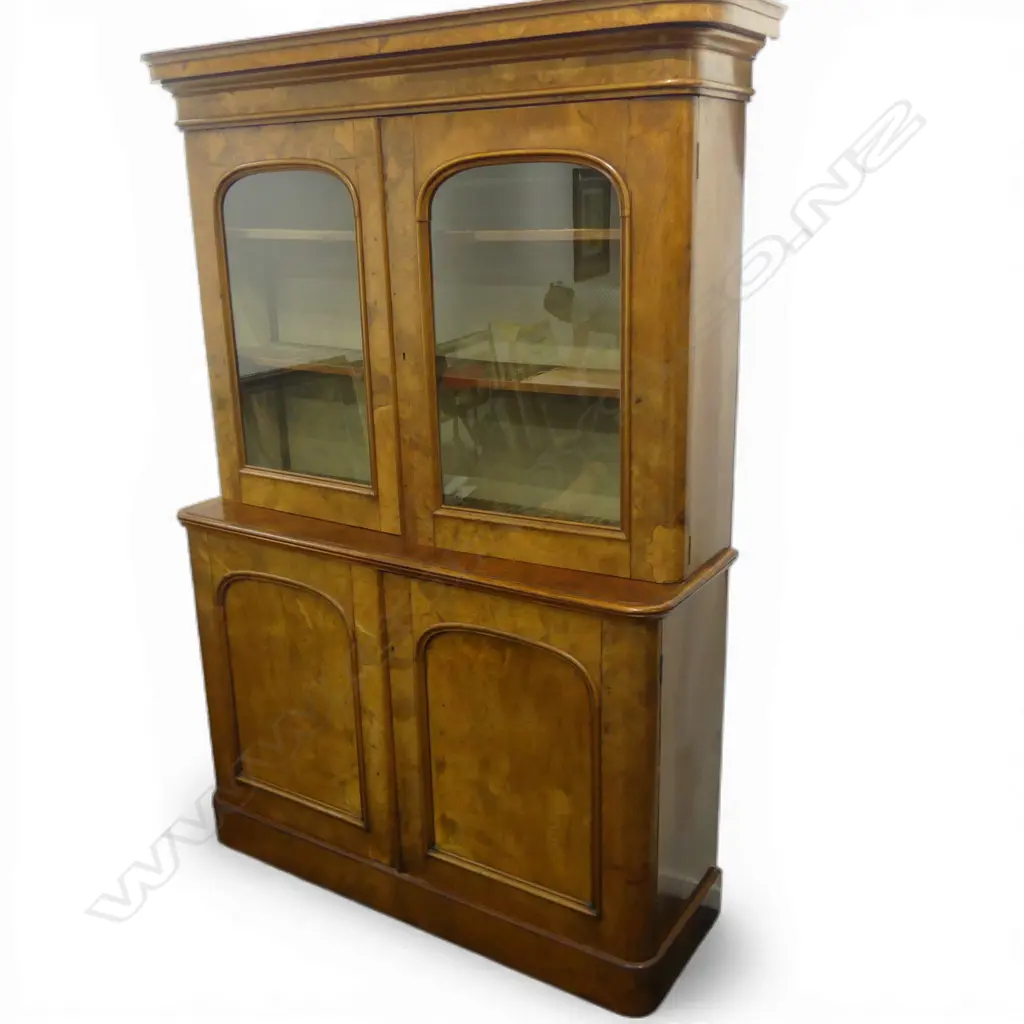 A Victorian burr walnut bookcase cabinet, Image 1++