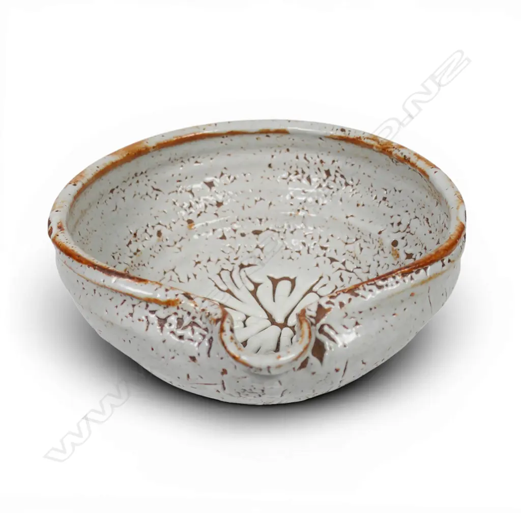 Len Castle pouring bowl, Image 1++