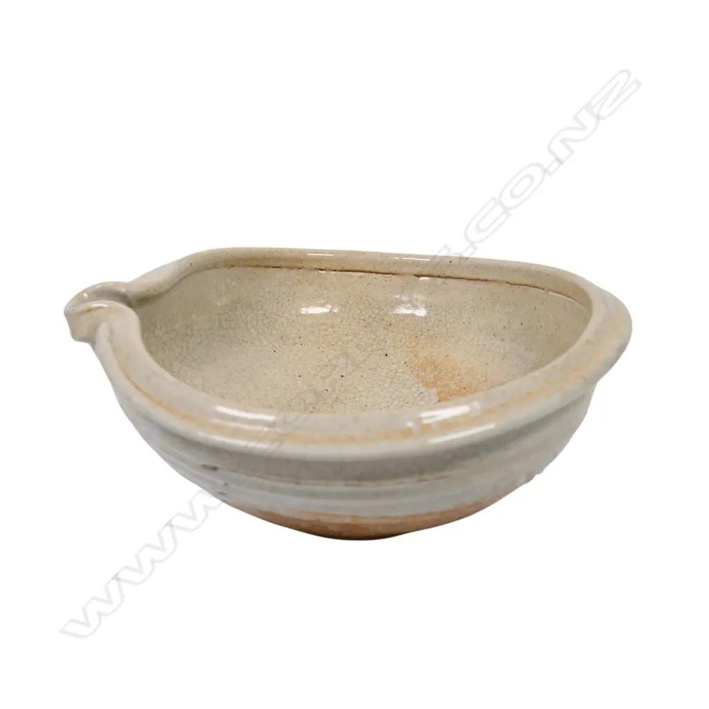 Len Castle 1980's free form pouring bowl, Image 1++