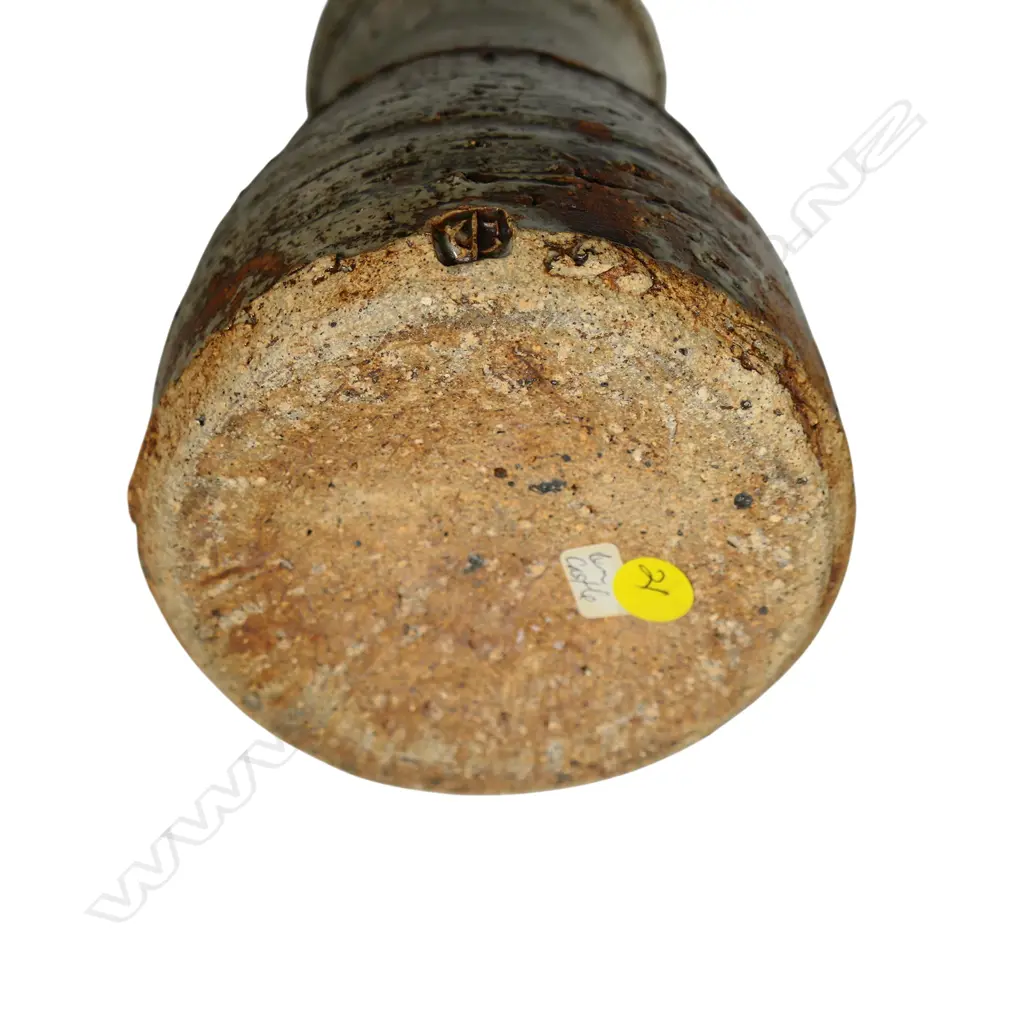 Len Castle roughly thrown vase, Image 1++