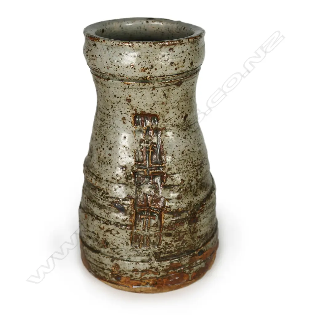 Len Castle roughly thrown vase, Image 1++