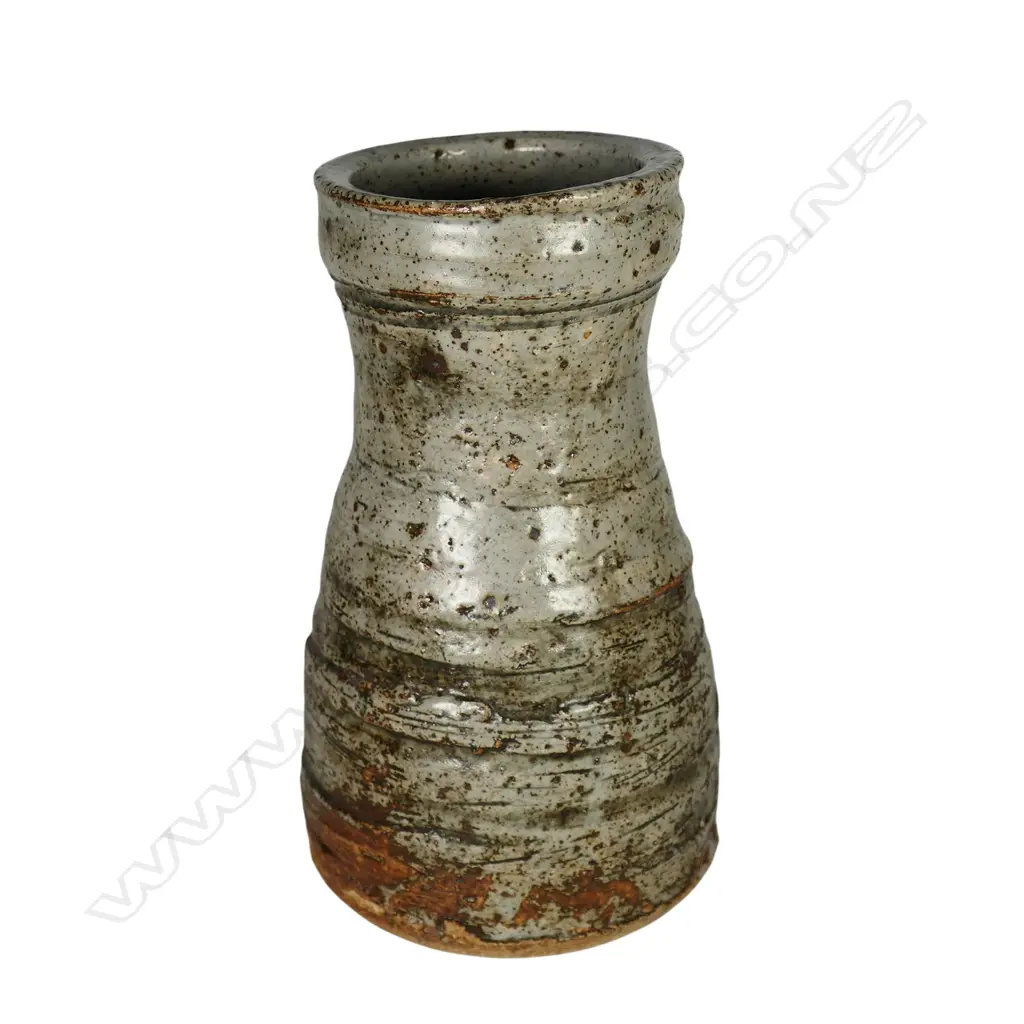 Len Castle roughly thrown vase, Image 1++