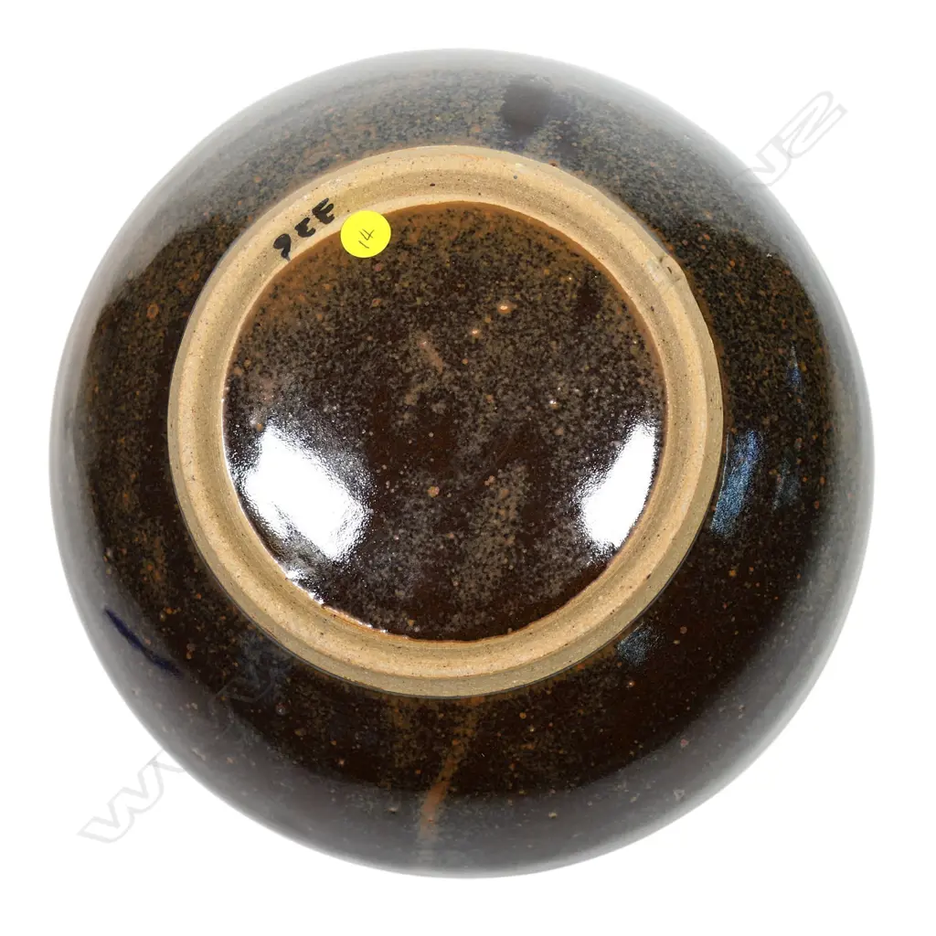 Peter Stichbury bowl, Image 1++