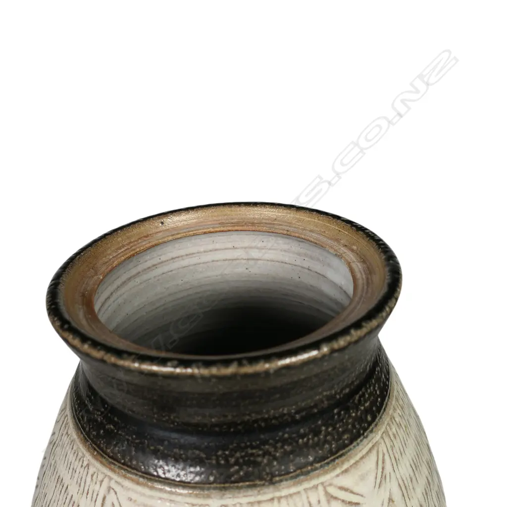 Mirek Smisek Nelson period lidded jar, Image 1++