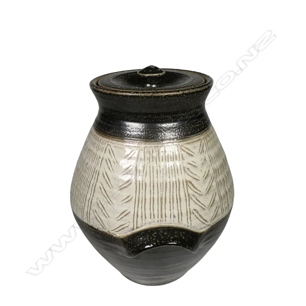 Mirek Smisek Nelson period lidded jar, Image 1++