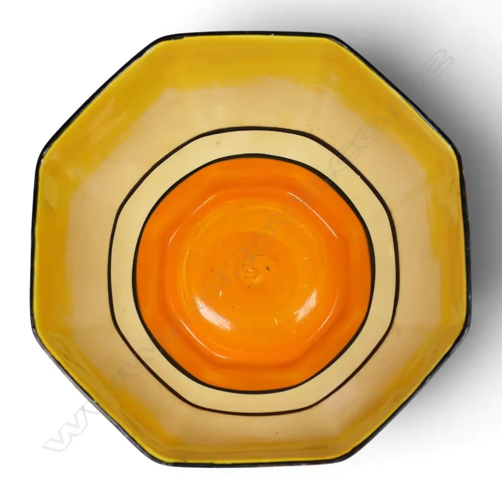 Clarice Cliff Bizarre 'Double V' pattern bowl, Image 1++