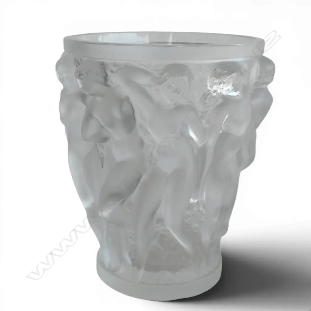 A Lalique Bacchantes vase, Image 1++