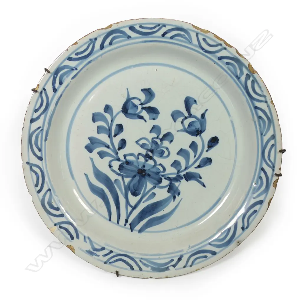 English Delft 18thC tin glaze plate, Image 1++