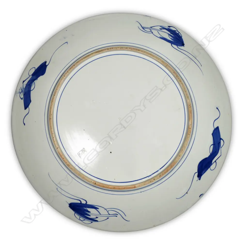 A large Japanese Meiji period quality Imari charger, Image 1++