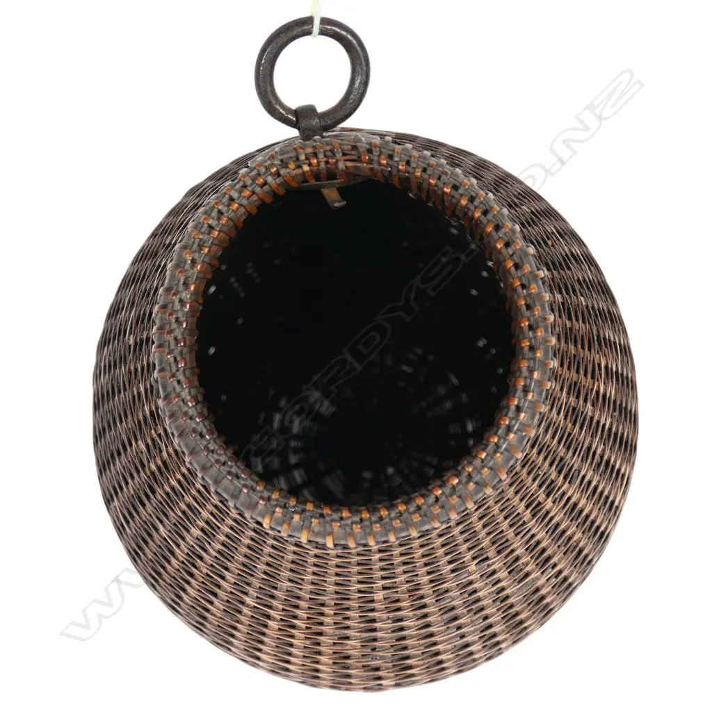 Japanese Meiji period fine quality wall mounting basket, Image 1++