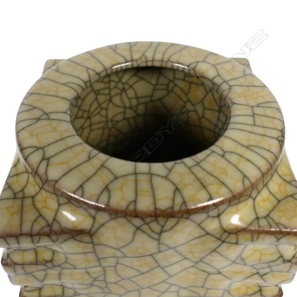 A large Chinese Song style Ge kiln Cong vase, Image 1++