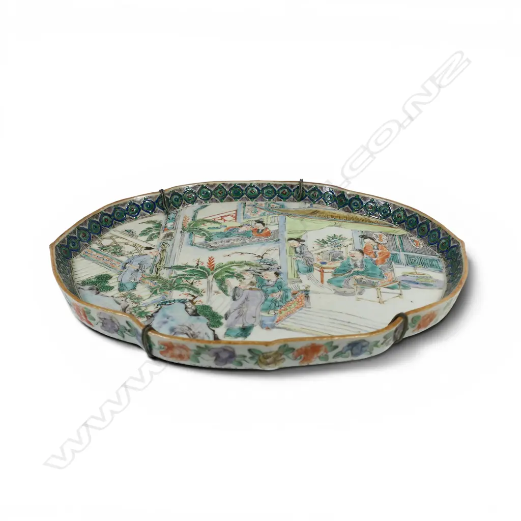 A famille verte shallow dish, Image 1++