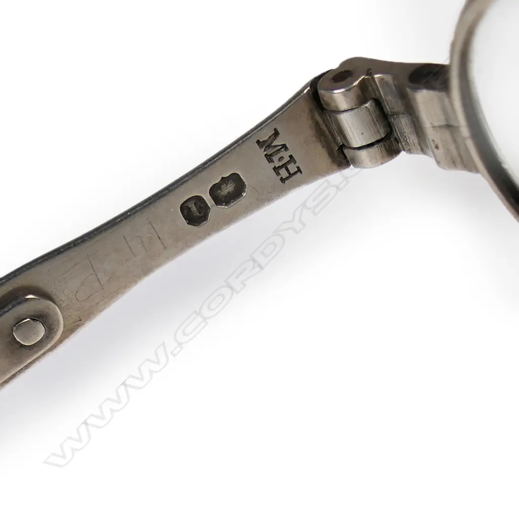 An uncommon pair of George IV silver mounted spectacles, Image 1++