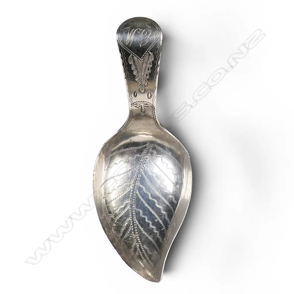 A George III silver leaf caddy spoon, Image 1++