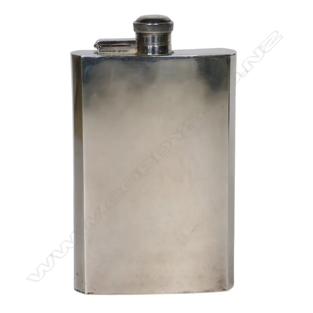 A 20thC silver hip flask, Image 1++