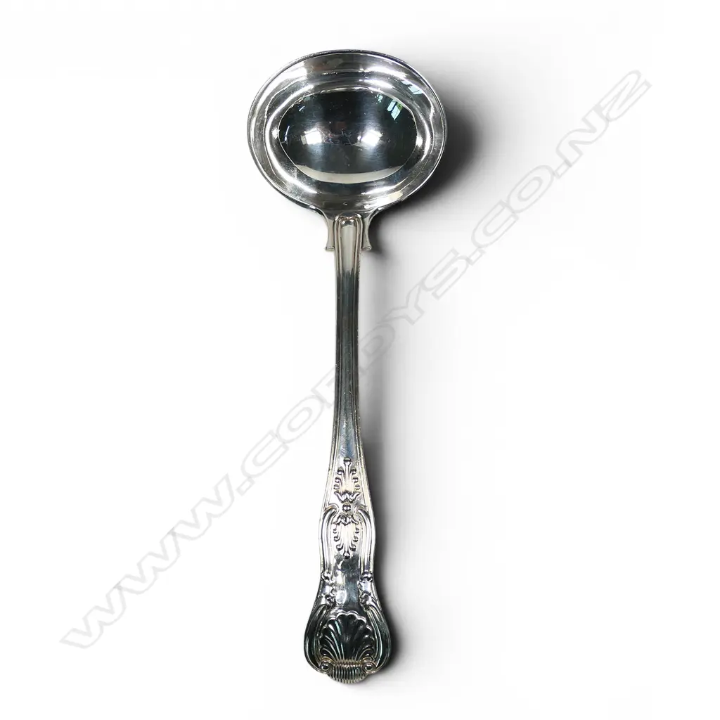 A Victorian silver King's pattern sauce ladle, Image 1++