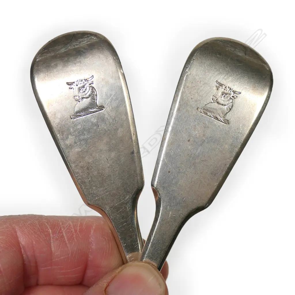 A pair of George IV silver fiddle pattern sauce ladles, Image 1++