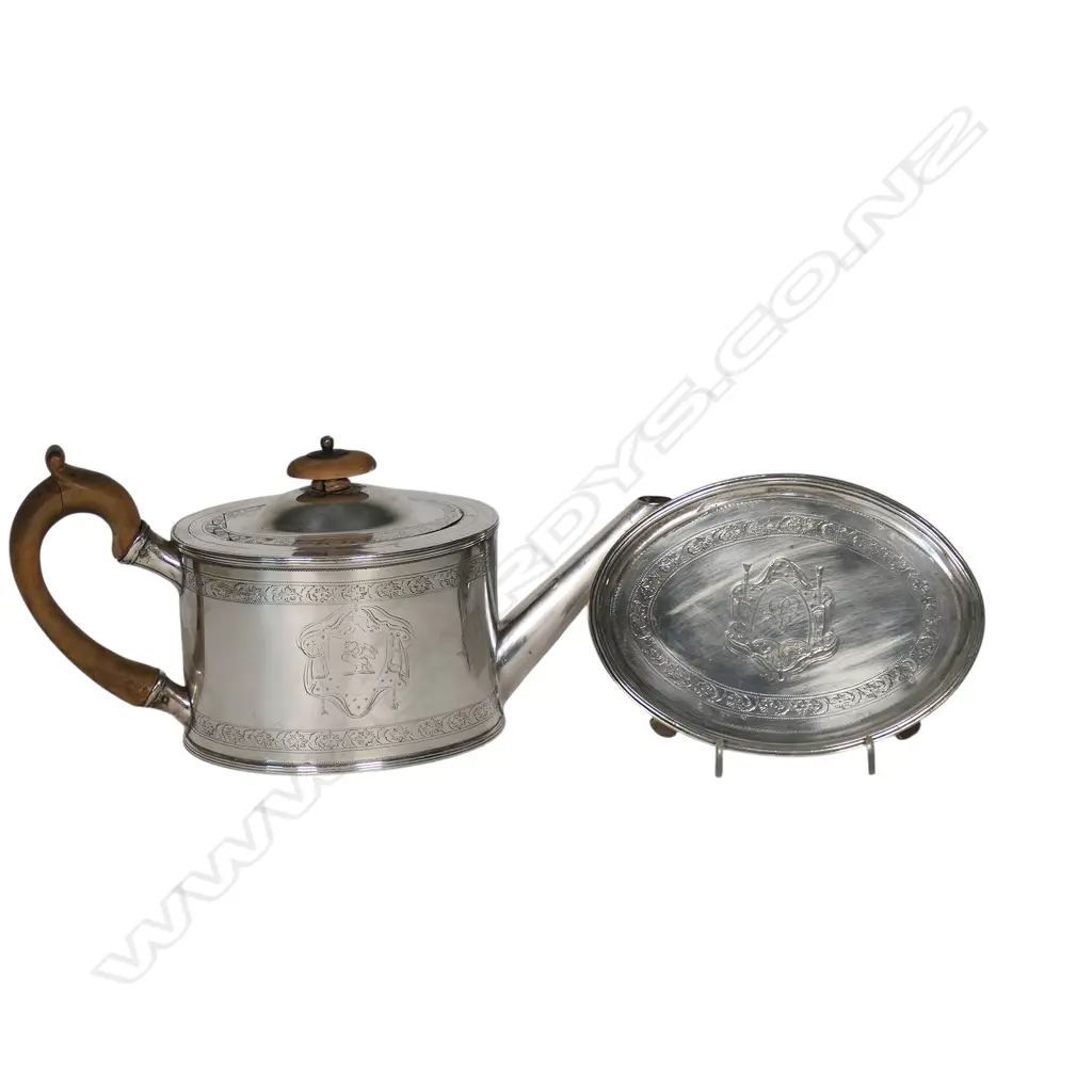 A George III silver tea pot and stand, Image 1++