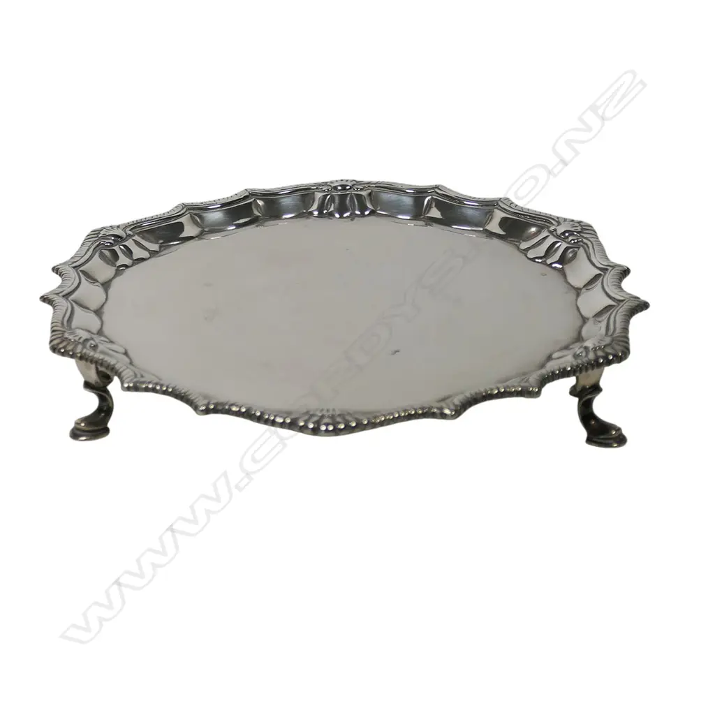 An early George III silver waiter, Image 1++