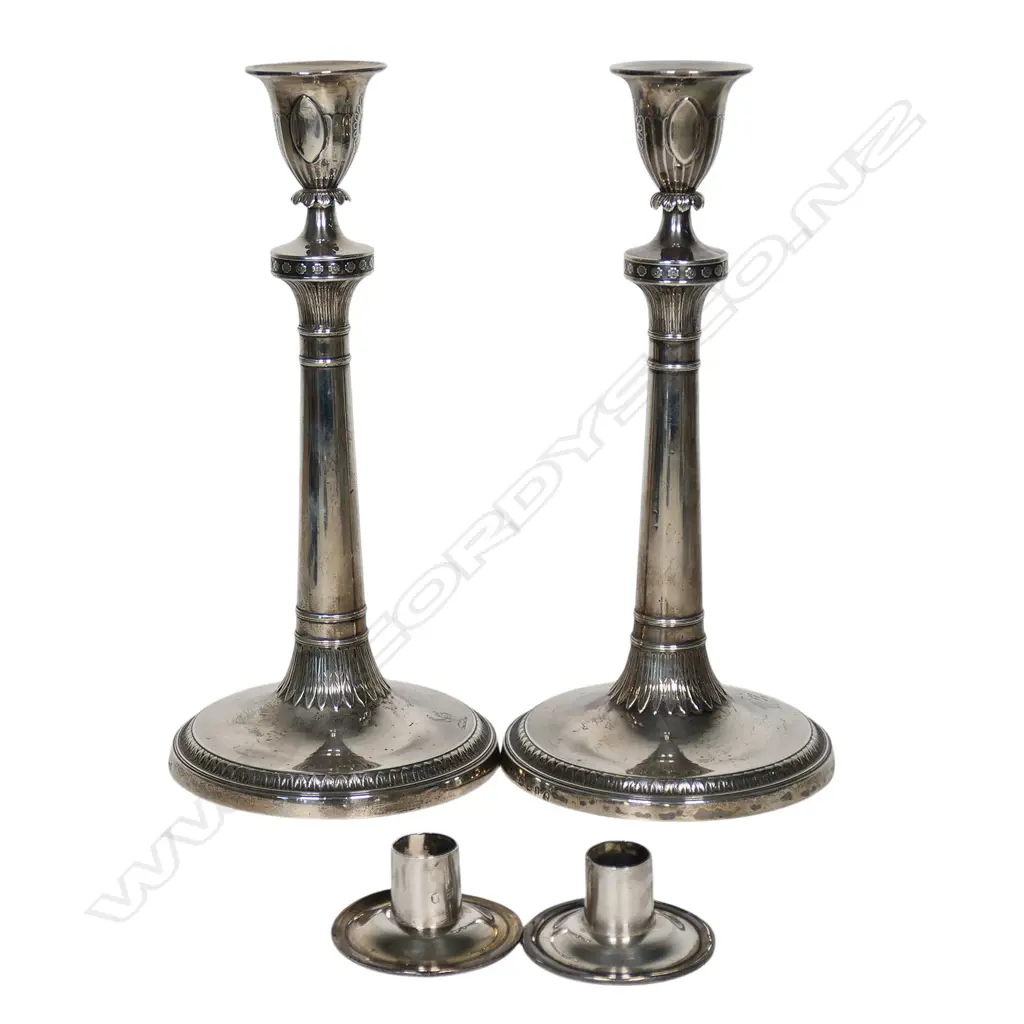 A pair George III Regency silver column candlesticks, Image 1++