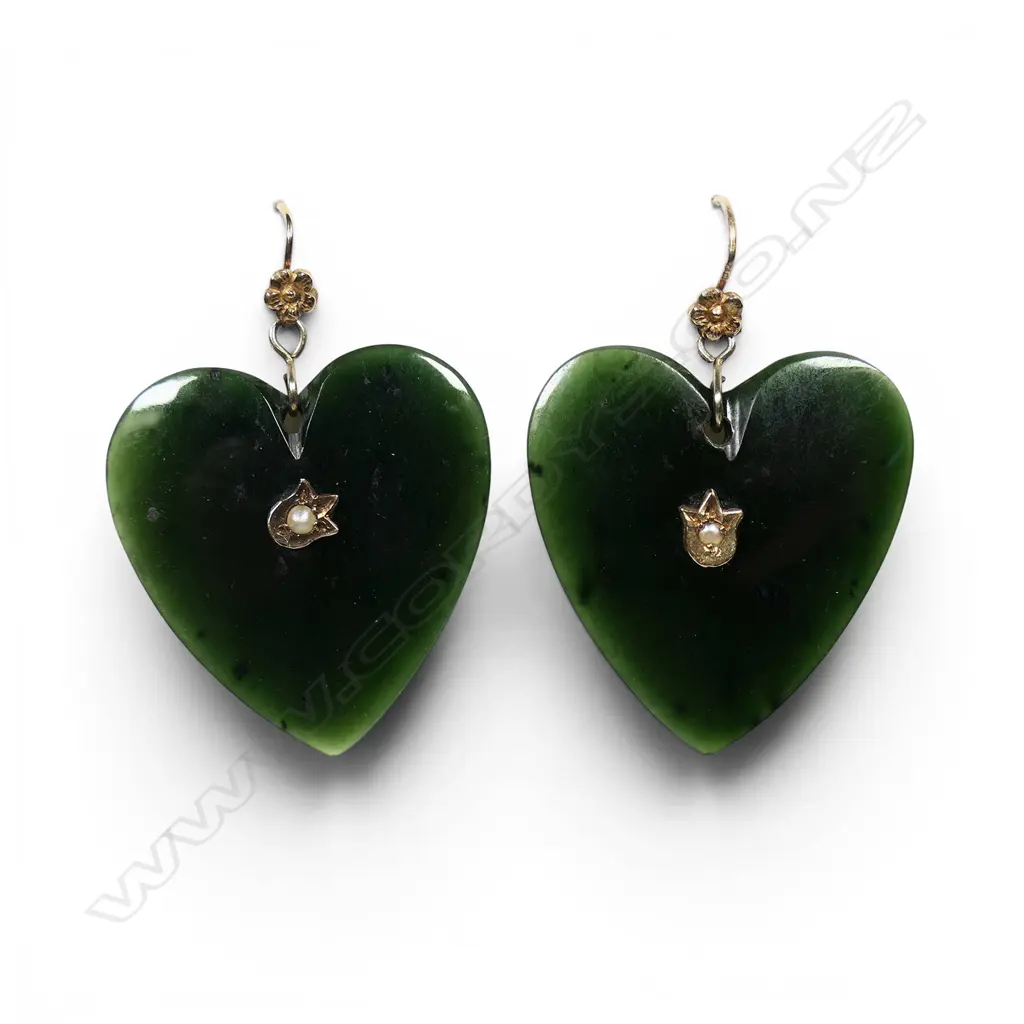 A pair of 9ct gold and pounamu heart drop earrings, Image 1++