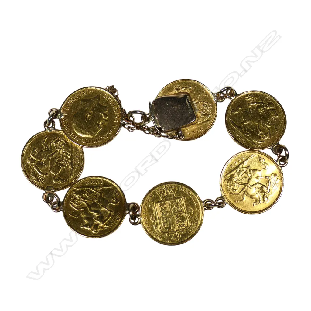 A gold half sovereign set bracelet, Image 1++