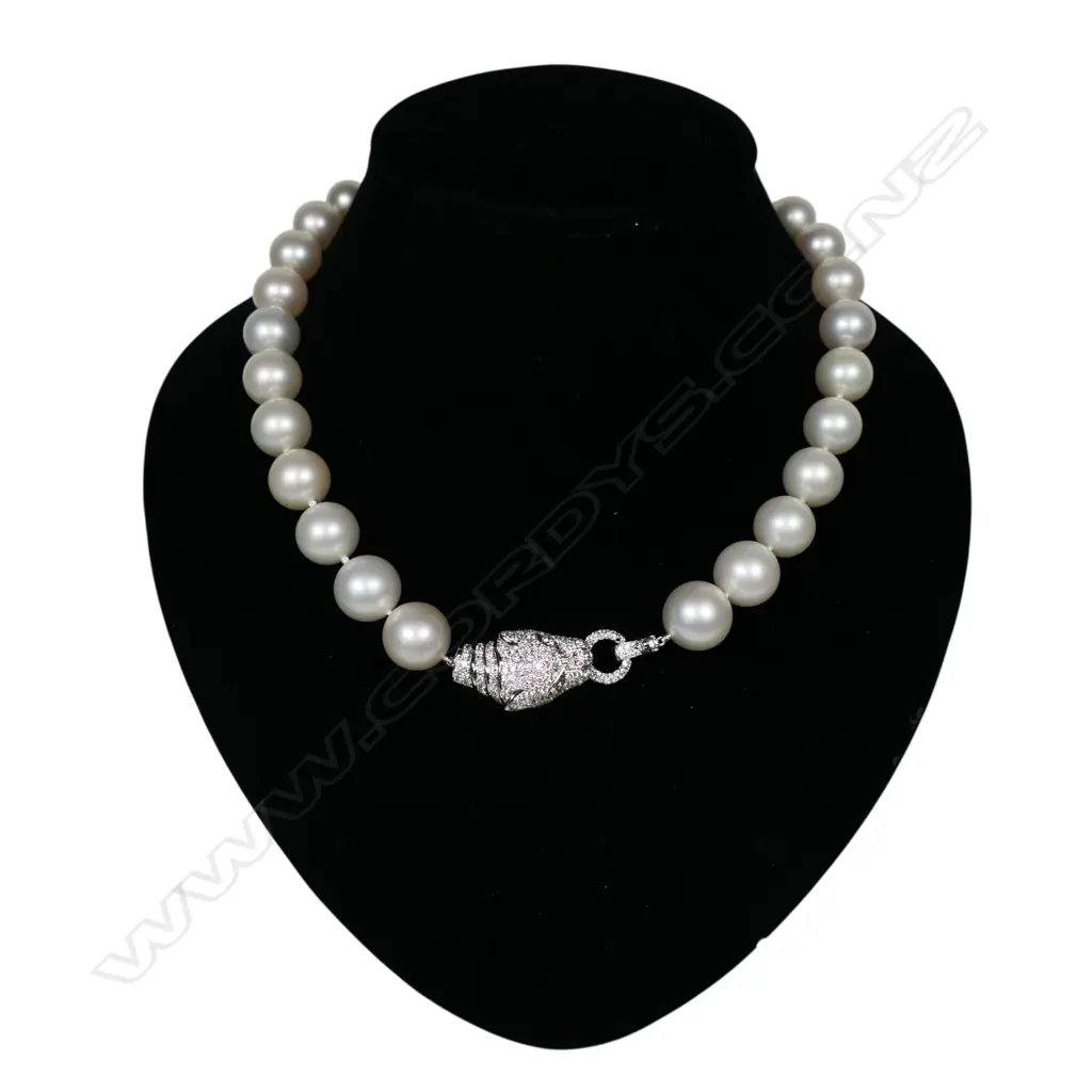 An impressive 18ct white gold panther head clasp strand of large 'Burma' white pearls, Image 1++