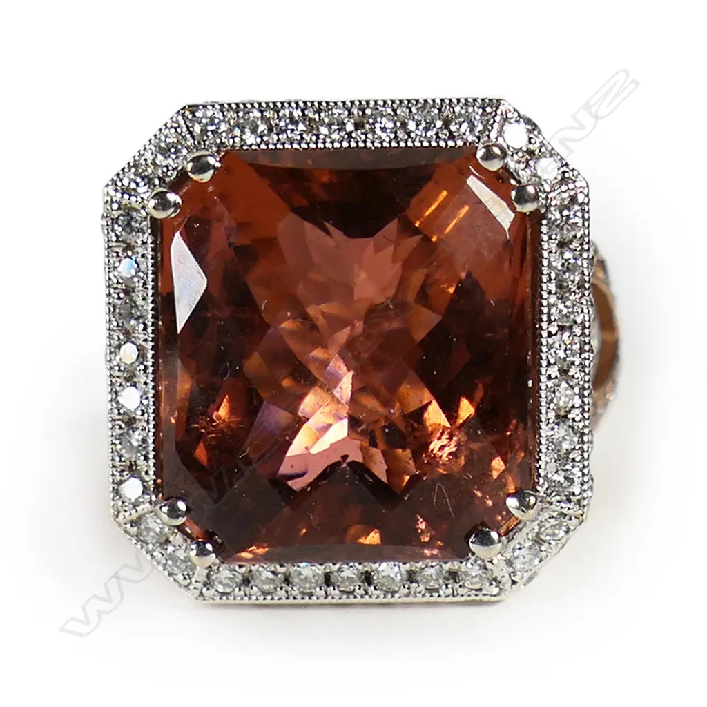 An impressive 18ct white and rose gold tourmaline and diamond ring, Image 1++