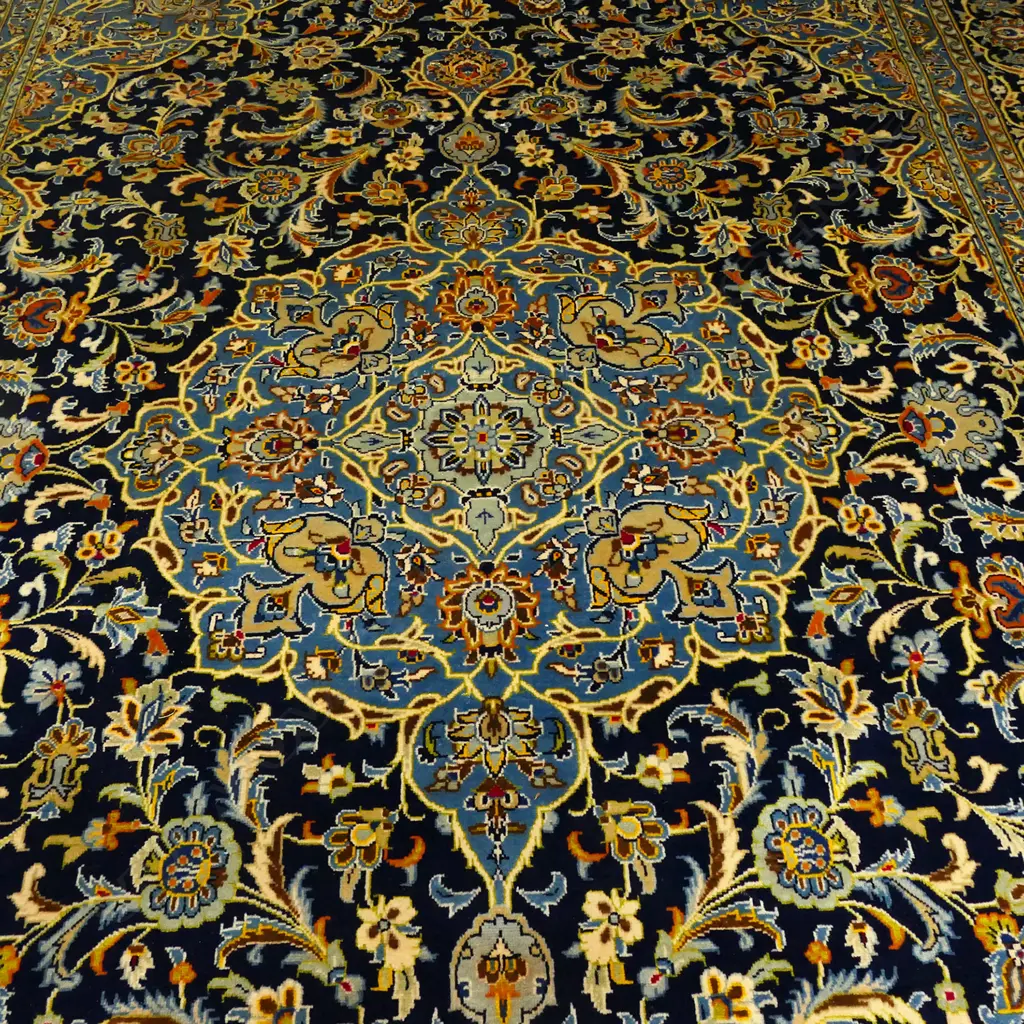 A fine quality hand-knotted Kashan carpet, Image 1++