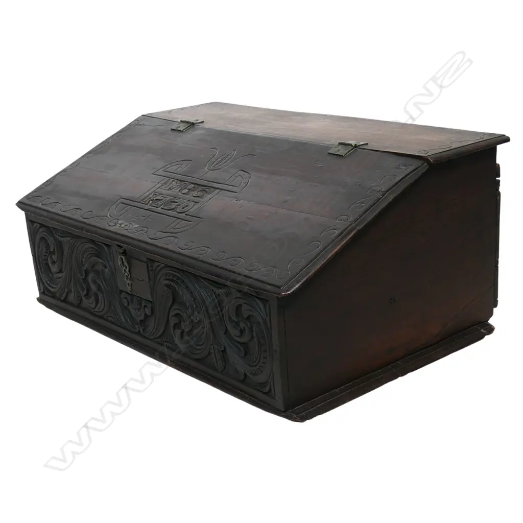 An 18thC oak bible box, Image 1++
