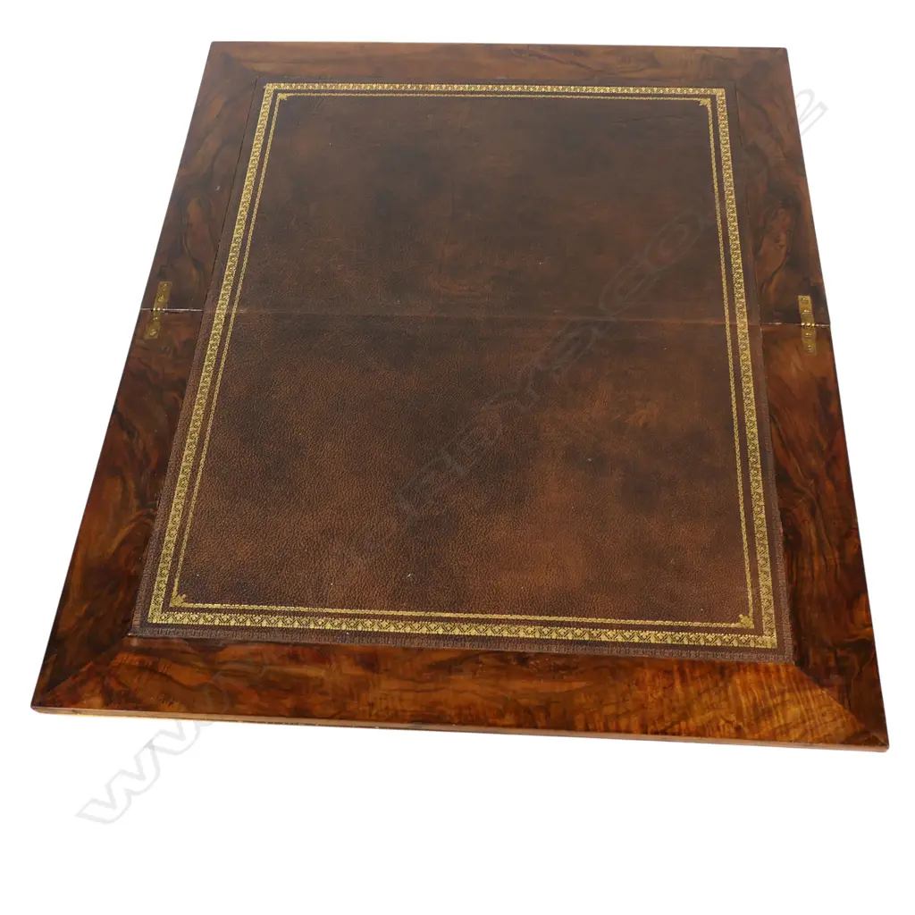 A 19thC French walnut writing table, Image 1++