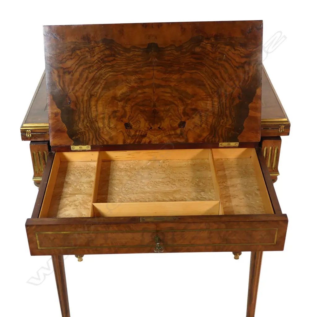 A 19thC French walnut writing table, Image 1++