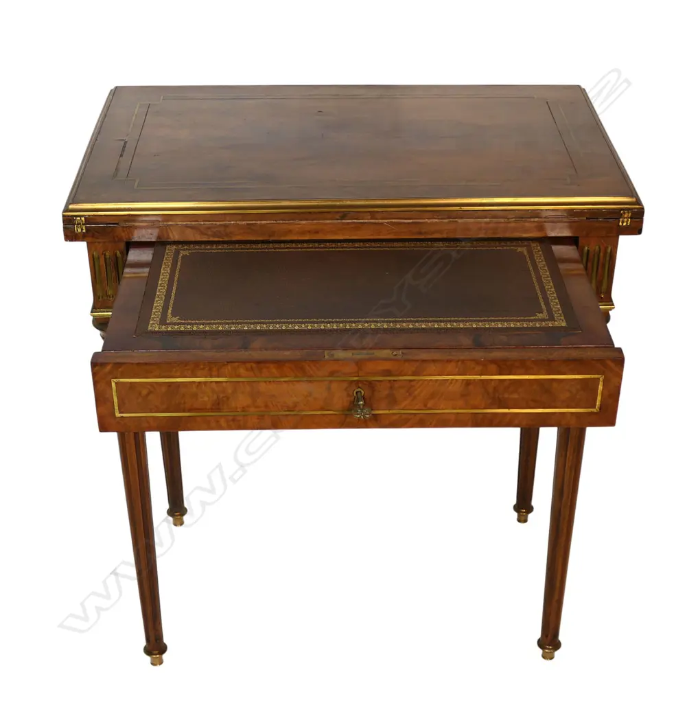 A 19thC French walnut writing table, Image 1++