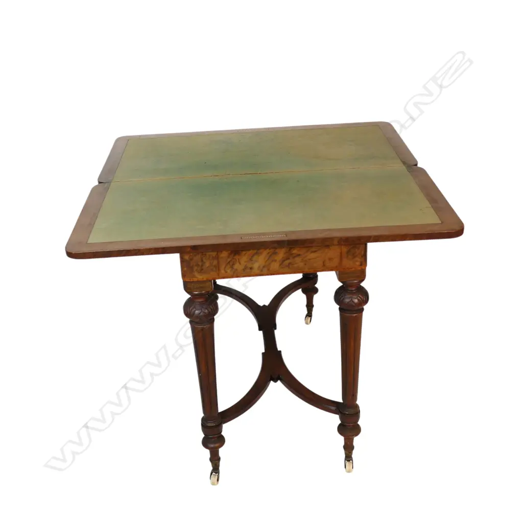 A Victorian burr walnut games table, Image 1++