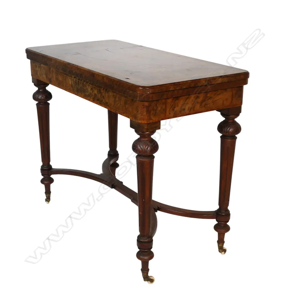 A Victorian burr walnut games table, Image 1++