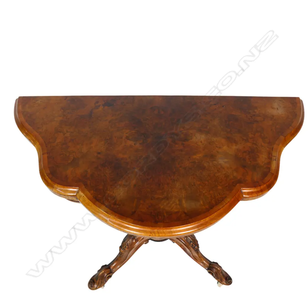 A Victorian walnut card table, Image 1++
