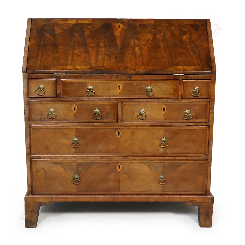 A Georgian walnut drop front bureau, Image 1++