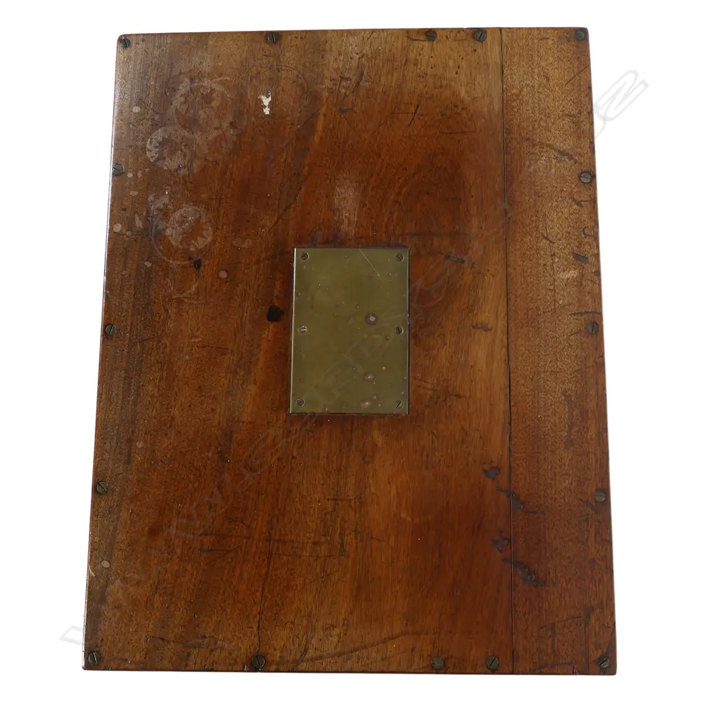 An 19thC mahogany square chest, Image 1++